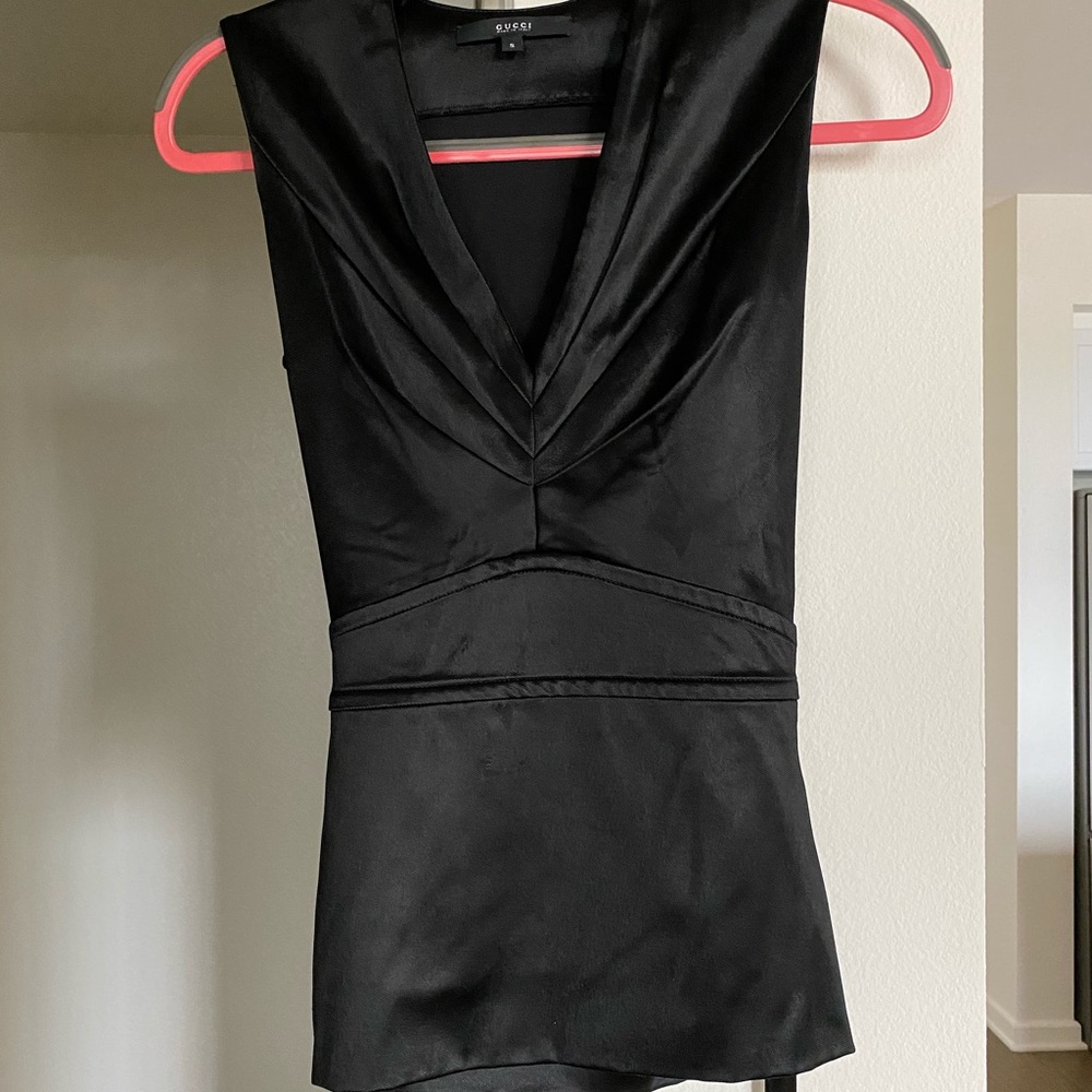 Gucci black satin sleeveless dress shirt